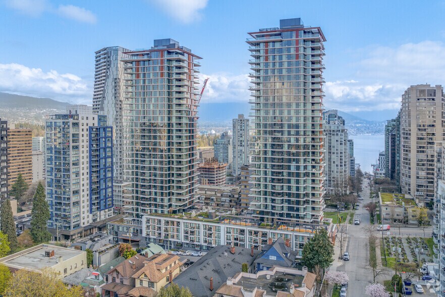 1438 Robson St, Vancouver, BC à vendre - Photo de l’immeuble – Image 1 sur 7