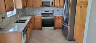 Plus de détails pour 7043 Ambrosia Ln, Naples, FL - Logement à vendre