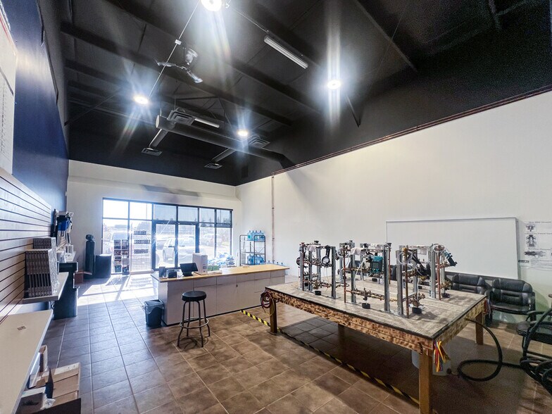 82 Boulder Blvd, Stony Plain, AB à louer - Photo de l’immeuble – Image 2 sur 5