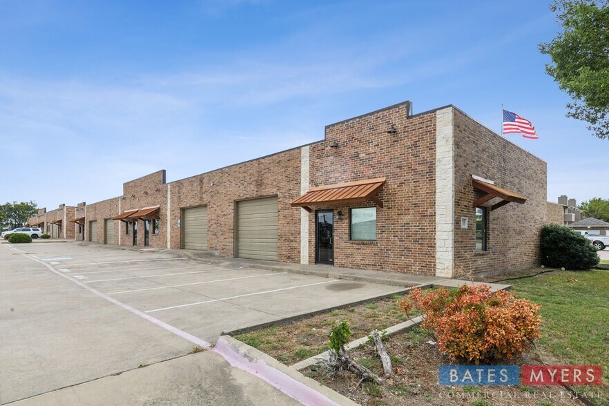 198 Brothers Blvd, Red Oak, TX à vendre - Photo de l’immeuble – Image 1 sur 10
