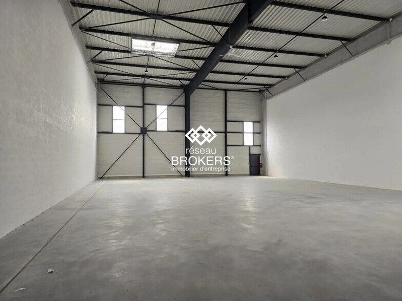 Industriel/Logistique dans SAINT-OUEN-L'AUMONE à louer - Photo de l’immeuble – Image 1 sur 8