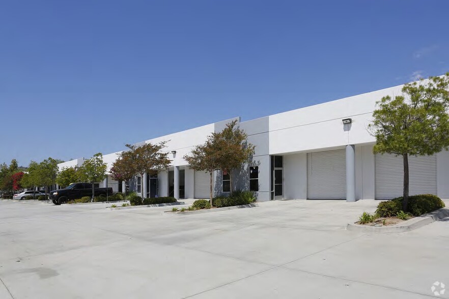 26371 Beckman Ct, Murrieta, CA à louer - Photo de l’immeuble – Image 2 sur 9