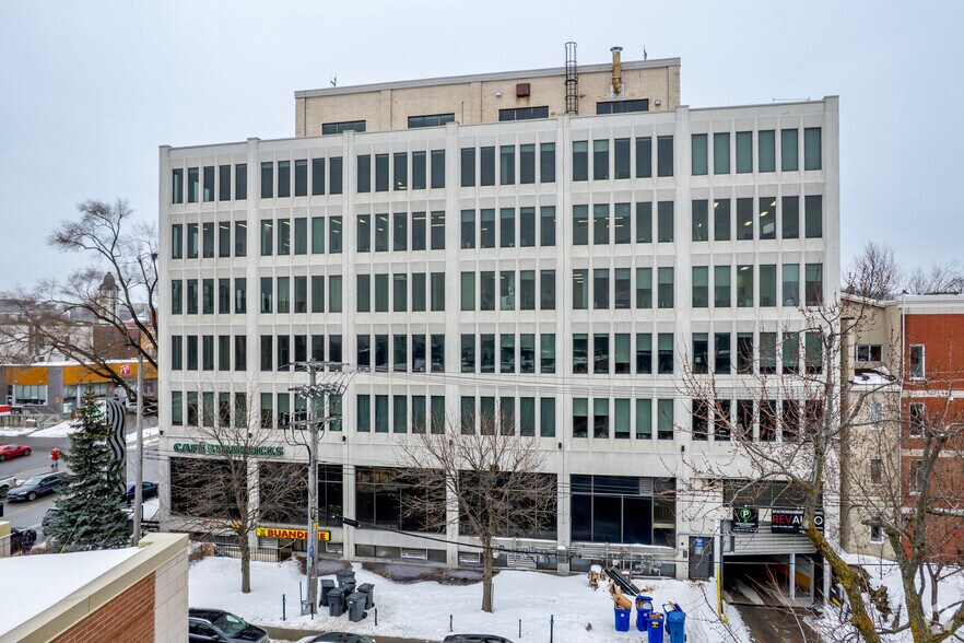 5450-5484 Ch De La Côte-Des-Neiges, Montréal, QC à louer - Photo de l’immeuble – Image 3 sur 4