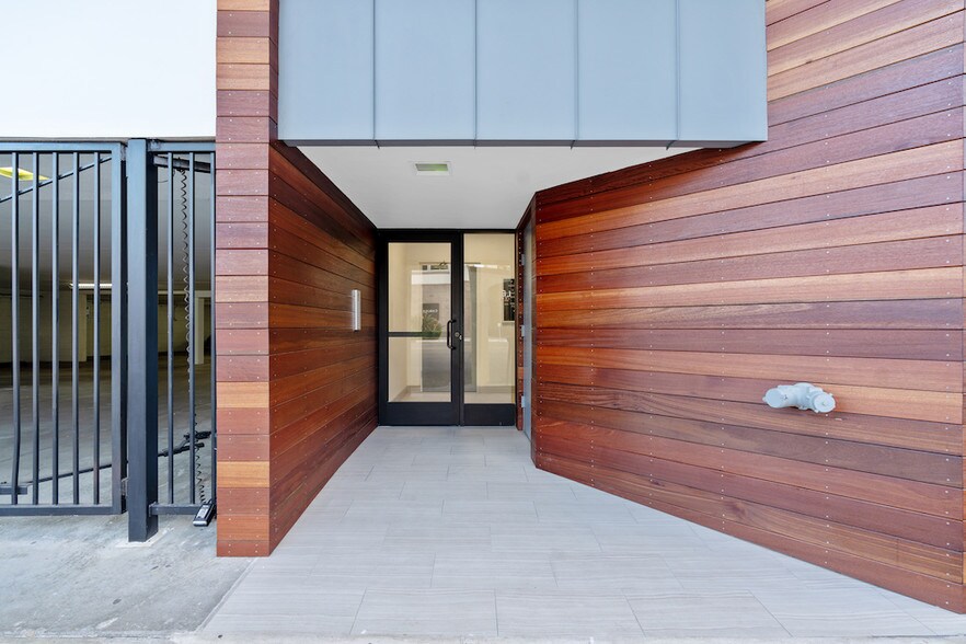 1120 S Robertson Blvd, Los Angeles, CA à louer - Photo de l’immeuble – Image 3 sur 8