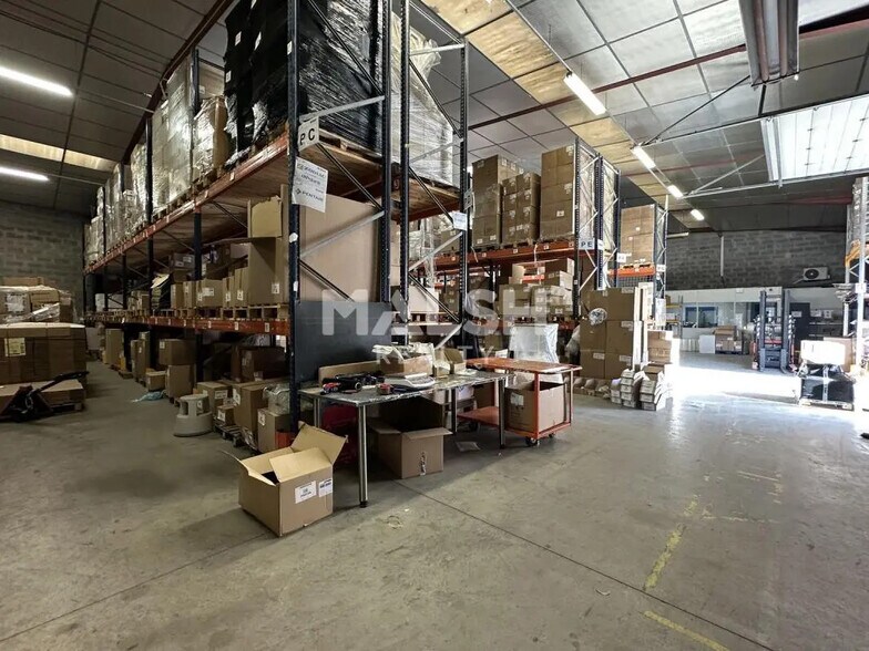 Bureau dans Chassieu à louer - Photo de l’immeuble – Image 1 sur 4