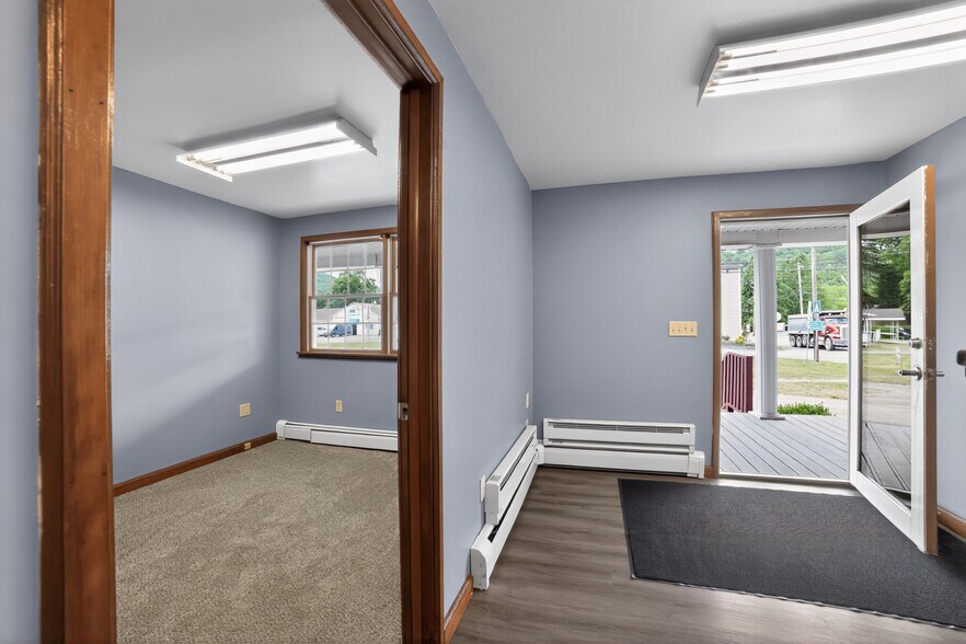 464 Main St, New Milford, PA à vendre - Photo de l’immeuble – Image 3 sur 100