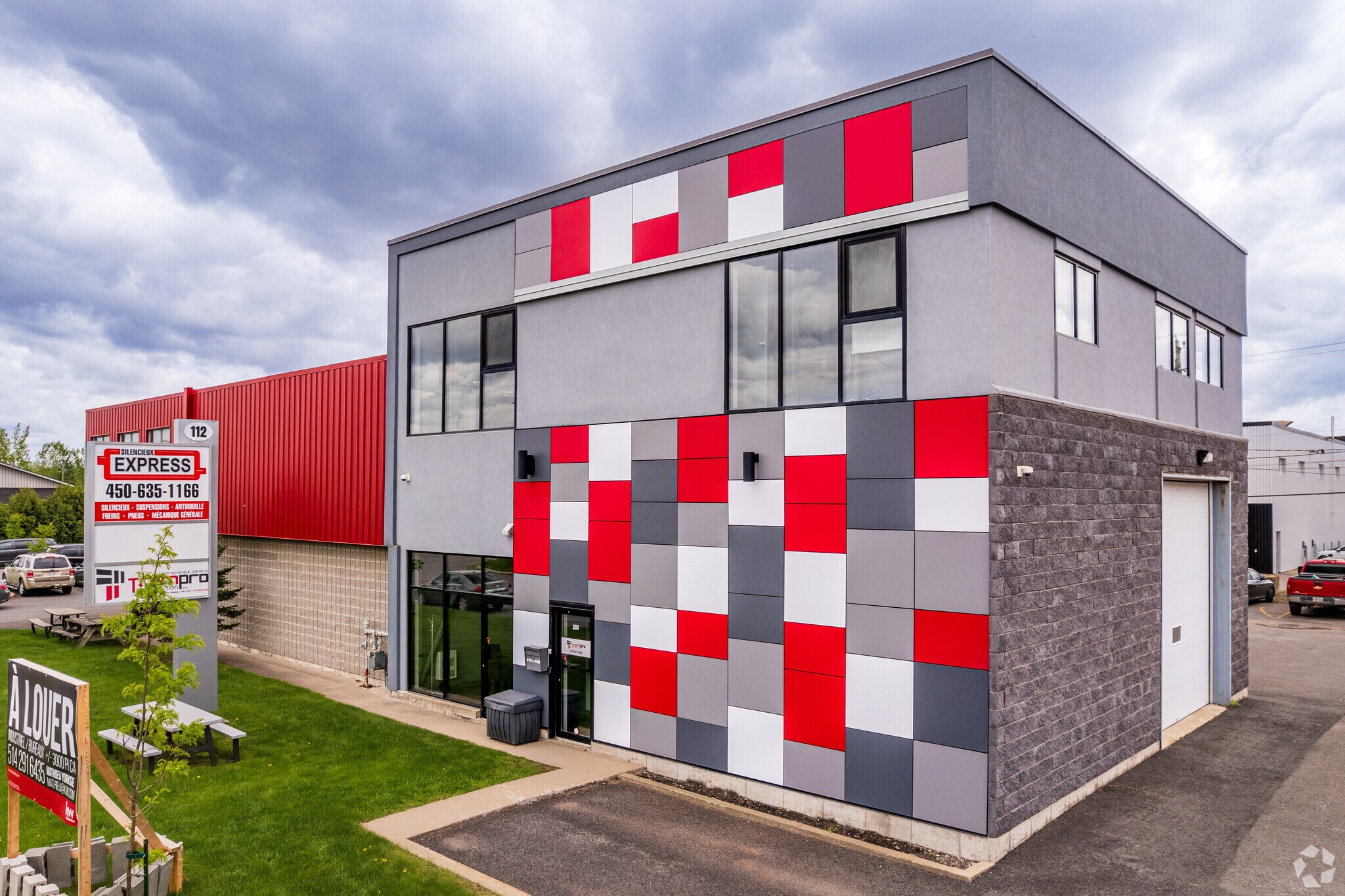 112 Rue Industrielle, Delson, QC à louer Photo de l’immeuble– Image 1 sur 5