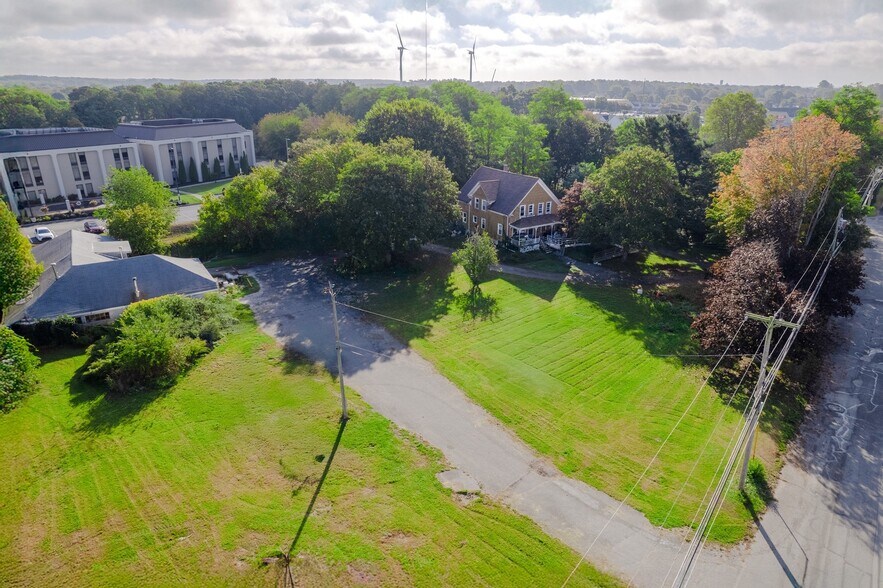 12 Shirley St, Fairhaven, MA à vendre - Photo de l’immeuble – Image 3 sur 12