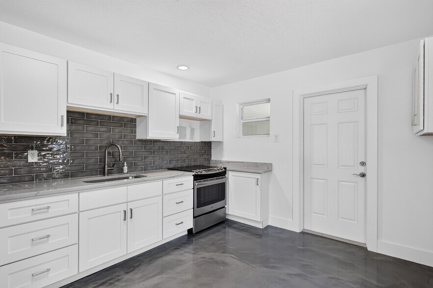 5327 St. Lucie Blvd, Fort Pierce, FL à louer - Photo de l’immeuble – Image 3 sur 6