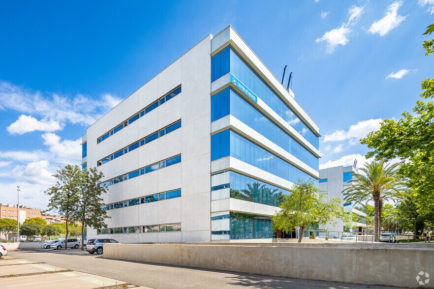 Bureau dans Castelldefels, Barcelona à louer - Photo de l’immeuble – Image 2 sur 3