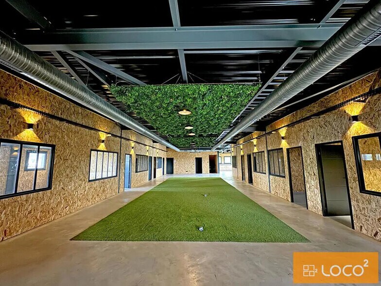 296 Rue Pythagore, Bouloc à louer - Photo de l’immeuble – Image 3 sur 14