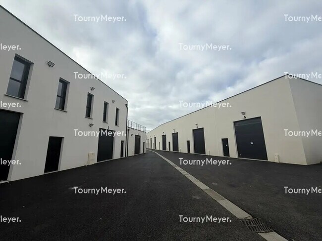 Plus de détails pour Local d'activités à louer