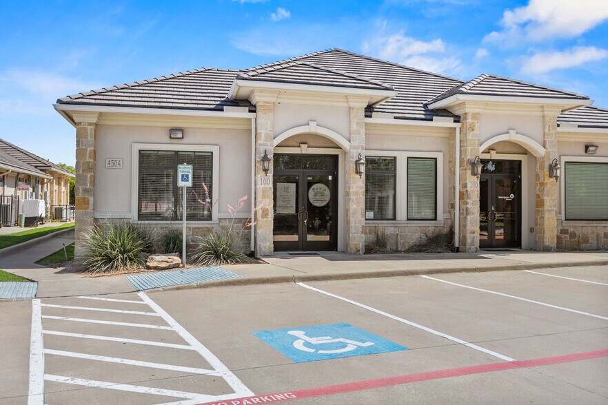 4504 Legacy Dr, Plano, TX à louer - Photo de l’immeuble – Image 1 sur 28