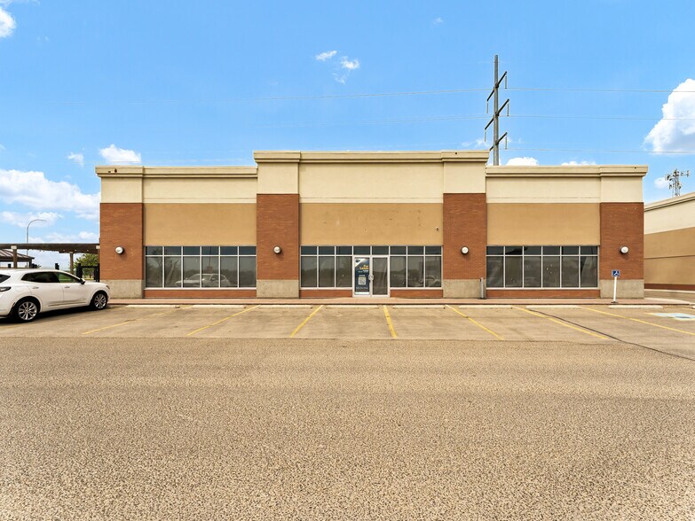 2440 Division Ave NW, Medicine Hat, AB à louer - Photo de l’immeuble – Image 1 sur 7