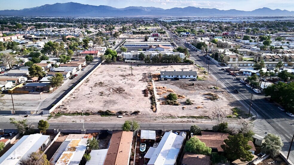 1851 N Walnut Rd, Las Vegas, NV à vendre - Photo de l’immeuble – Image 1 sur 2
