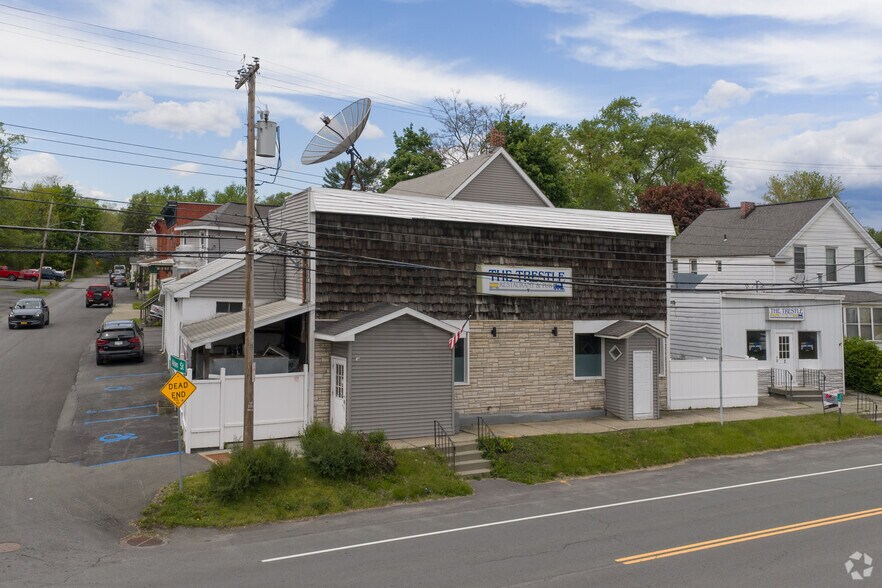 2 Cohoes Rd, Watervliet, NY à vendre - Photo principale – Image 1 sur 7