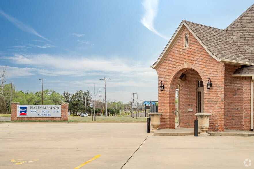 2401 Capella Blvd, Harrah, OK à louer - Photo de l’immeuble – Image 2 sur 4