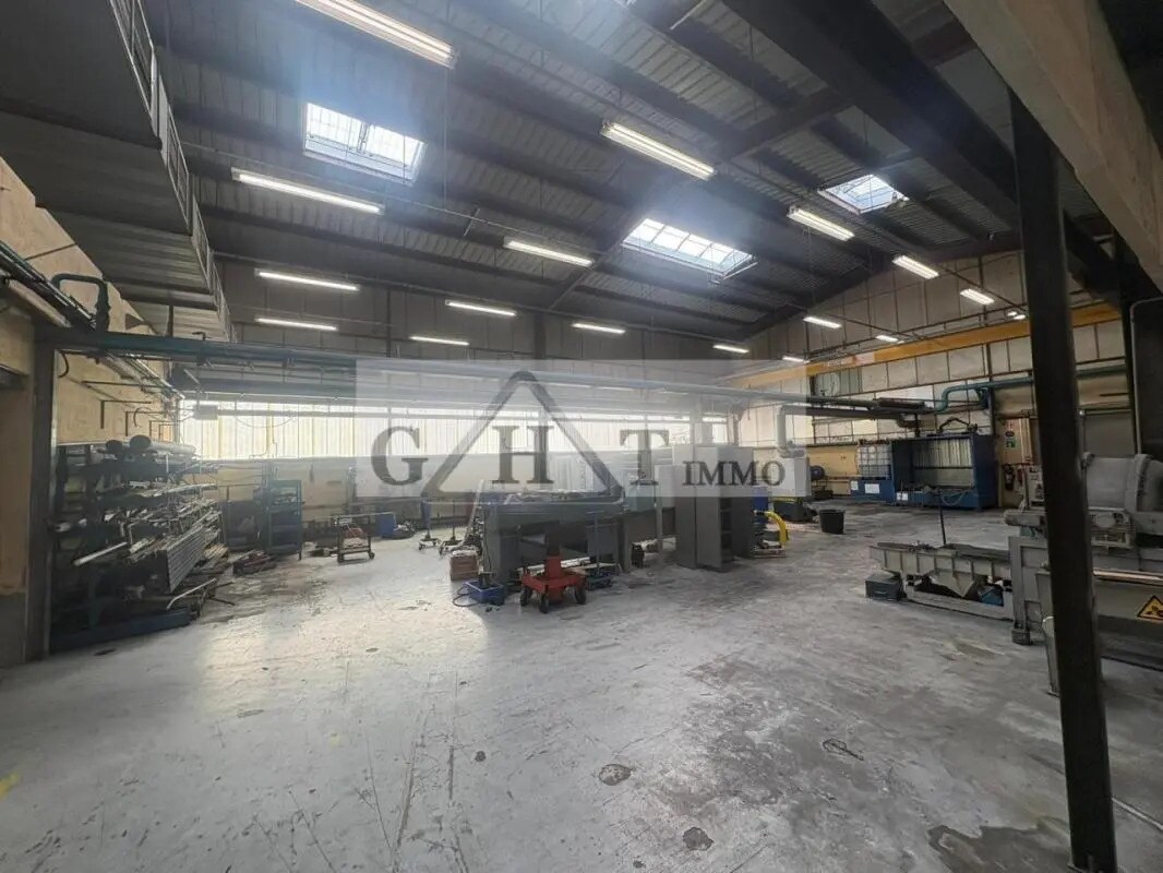 Industriel/Logistique dans Vaux-le-Pénil à vendre Photo intérieure– Image 1 sur 10