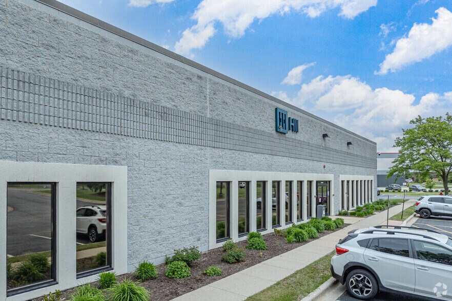 7501 S Quincy St, Willowbrook, IL à louer - Photo principale – Image 1 sur 5