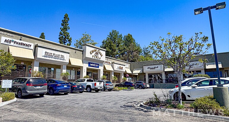 1861-1883 E Thousand Oaks Blvd, Thousand Oaks, CA à louer - Photo de l’immeuble – Image 2 sur 4