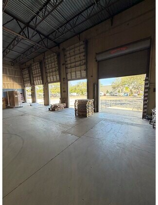 Plus de détails pour 2025 NW 15th Ave, Pompano Beach, FL - Industriel/Logistique à louer