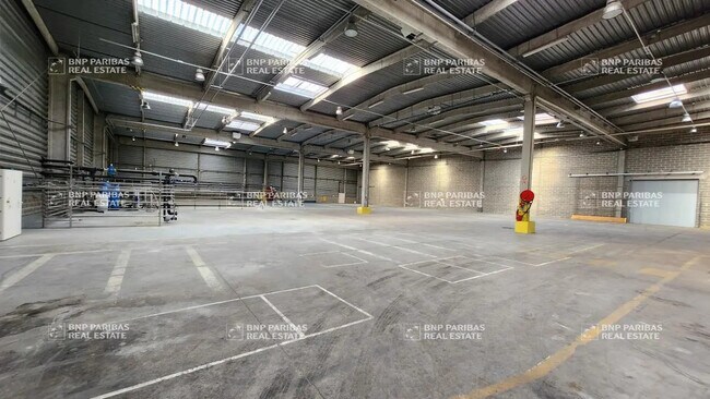 Plus de détails pour Local d'activités à louer