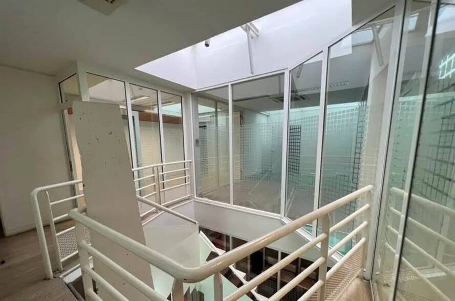 Bureau dans Paris à vendre - Photo de l’immeuble – Image 2 sur 6