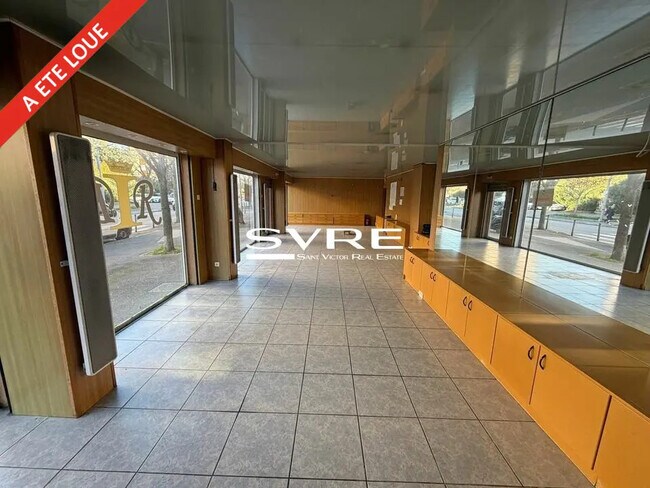 Plus de détails pour Local commercial à louer