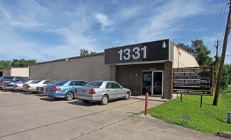 Plus de détails pour 1331 Upland Dr, Houston, TX - Industriel/Logistique à vendre