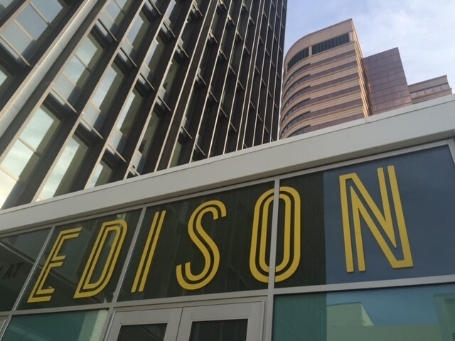 100 Long Beach Blvd, Long Beach, CA à louer - Photo principale – Image 1 sur 4