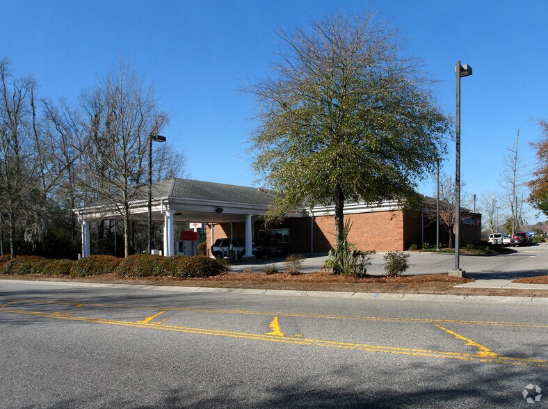2275 Ashley Crossing Dr, Charleston, SC à vendre - Photo de l’immeuble – Image 2 sur 3