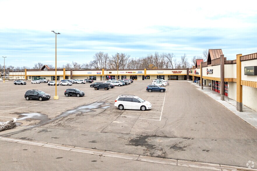 804-840 S Lake St, Forest Lake, MN à louer - Photo de l’immeuble – Image 2 sur 9