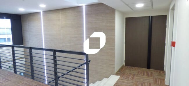 Plus de détails pour Bureau à vendre