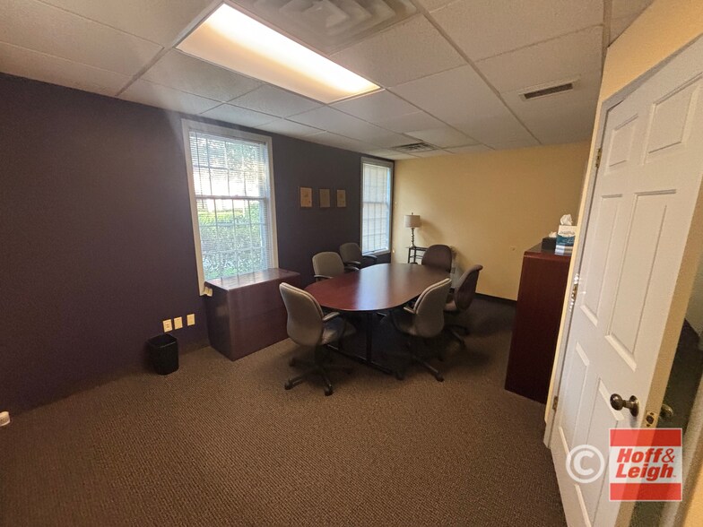 8225 Brecksville Rd, Brecksville, OH à vendre - Photo intérieure – Image 3 sur 16