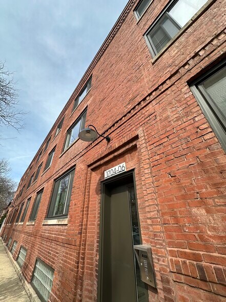 6100-6104 N Paulina, Chicago, IL à vendre - Photo de l’immeuble – Image 2 sur 11