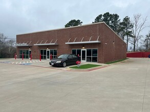 2212 Crockett Rd, Palestine, TX à louer Photo de l’immeuble– Image 1 sur 1