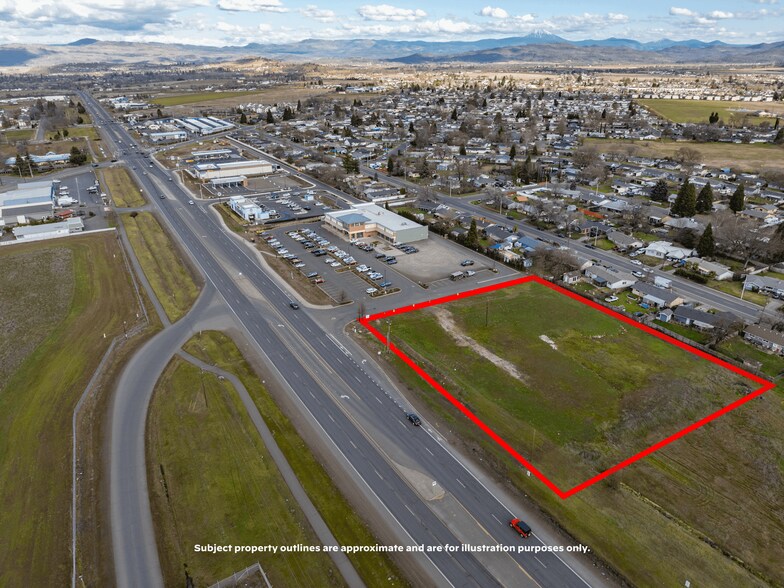 8074 Highway 62, White City, OR à vendre - Photo de l’immeuble – Image 3 sur 10