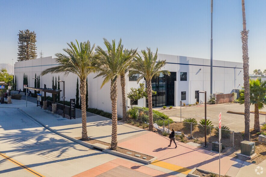 9475 Nicola Tesla Ct, San Diego, CA à louer - Photo de l’immeuble – Image 1 sur 6