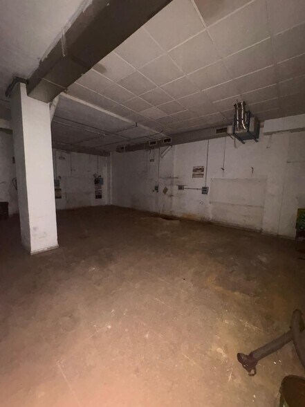 Local commercial dans Córdoba, Córdoba à vendre - Photo de l’immeuble – Image 3 sur 7