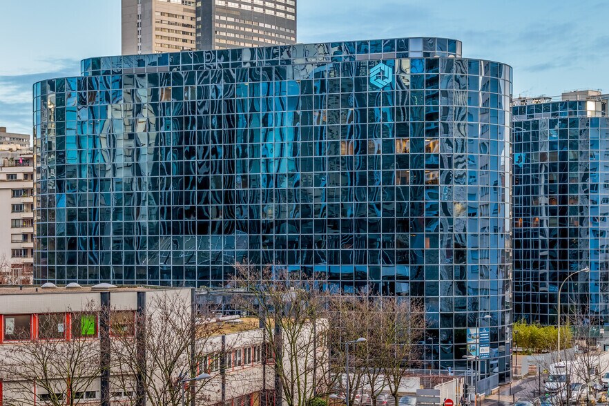 Rue Louis Blanc, Courbevoie à louer - Photo de l’immeuble – Image 3 sur 14