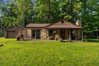 Plus de détails pour 3551 W Otsego Lake Dr, Gaylord, MI - Logement à vendre