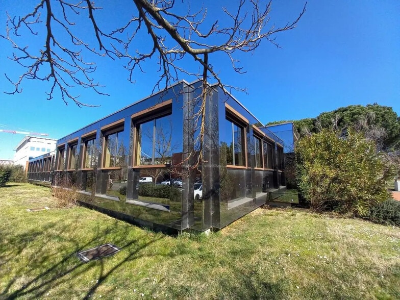 221 Rue Jean Rostand, Labège à louer - Photo de l’immeuble – Image 1 sur 9