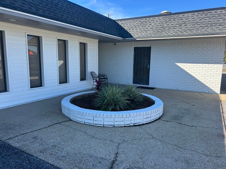 820 Highway 43, Saraland, AL à louer - Photo de l’immeuble – Image 2 sur 5