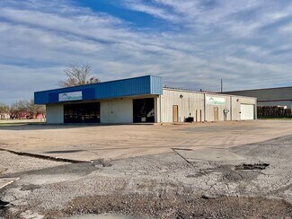 Plus de détails pour 901 Lewark St, Coffeyville, KS - Local commercial à vendre