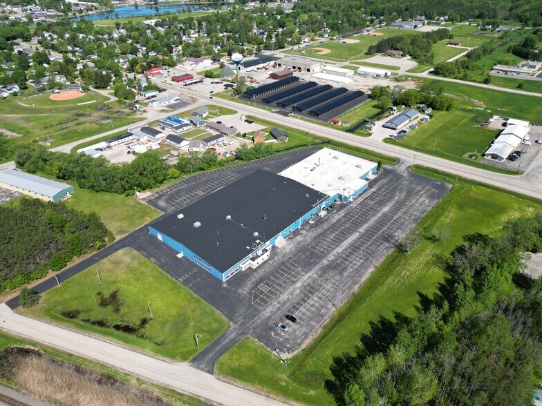 701 Maple St, Peshtigo, WI à louer - Aérien – Image 2 sur 15