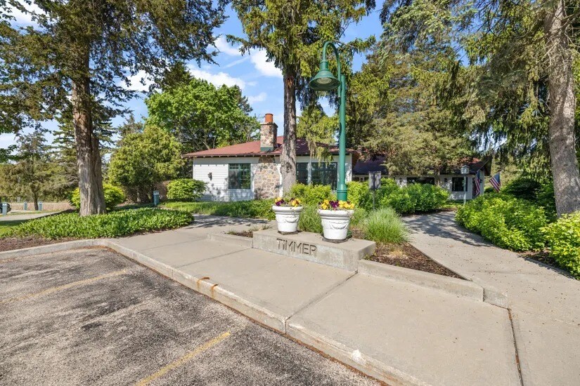 5151 Timmer Bay Rd, West Bend, WI à vendre - Photo de l’immeuble – Image 3 sur 4