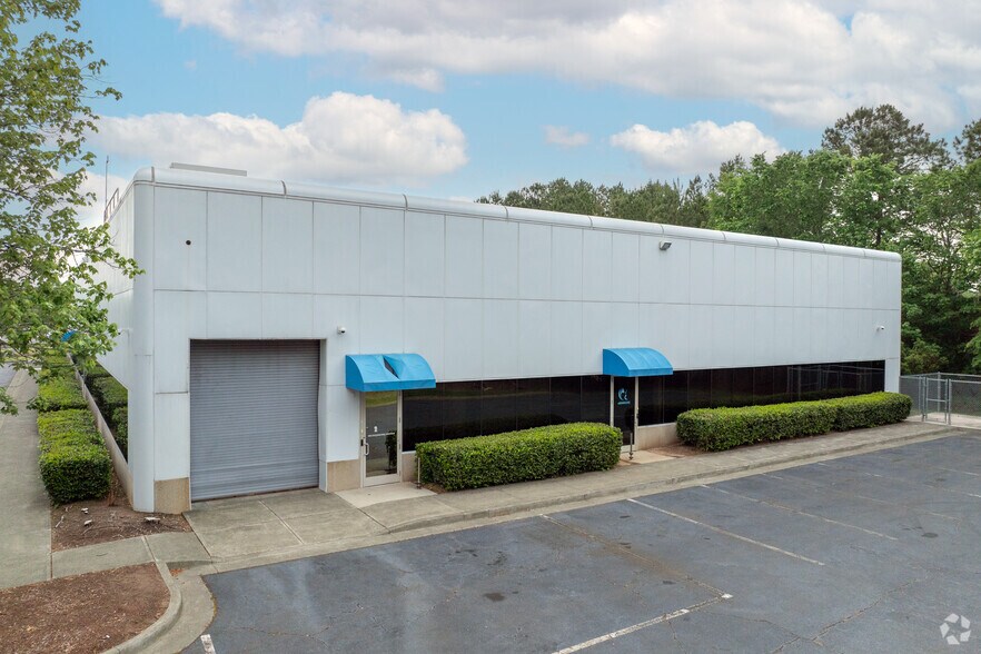 4233 Technology Dr, Durham, NC à louer - Photo de l’immeuble – Image 3 sur 29