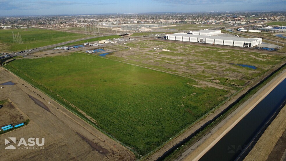 1614 Coffee Rd, Bakersfield, CA à vendre - Photo de l’immeuble – Image 3 sur 11