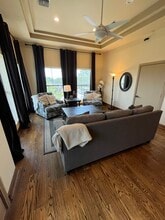 1302 N Shepherd Dr, Houston, TX à louer Photo intérieure– Image 2 sur 8