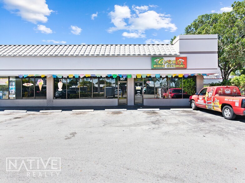 901 E Cypress Creek Rd, Fort Lauderdale, FL à louer - Photo de l’immeuble – Image 3 sur 18
